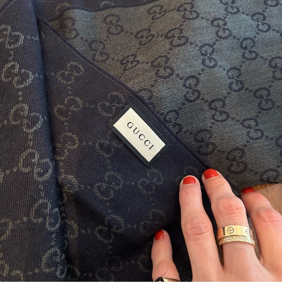GUCCI Navy Blue Grey GG Print Scarf NWOT - Picture 3 of 9
